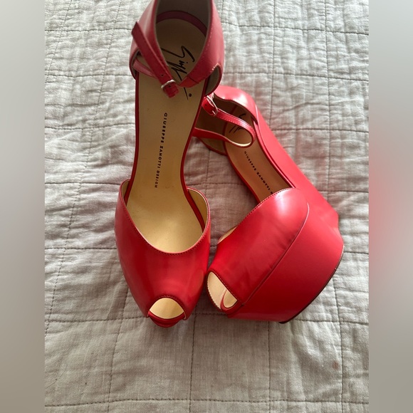 Giuseppe Zanotti Bold Red Platform Heels - Picture 1 of 3